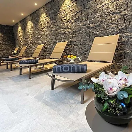 Monti & Wellness Hotel 4*